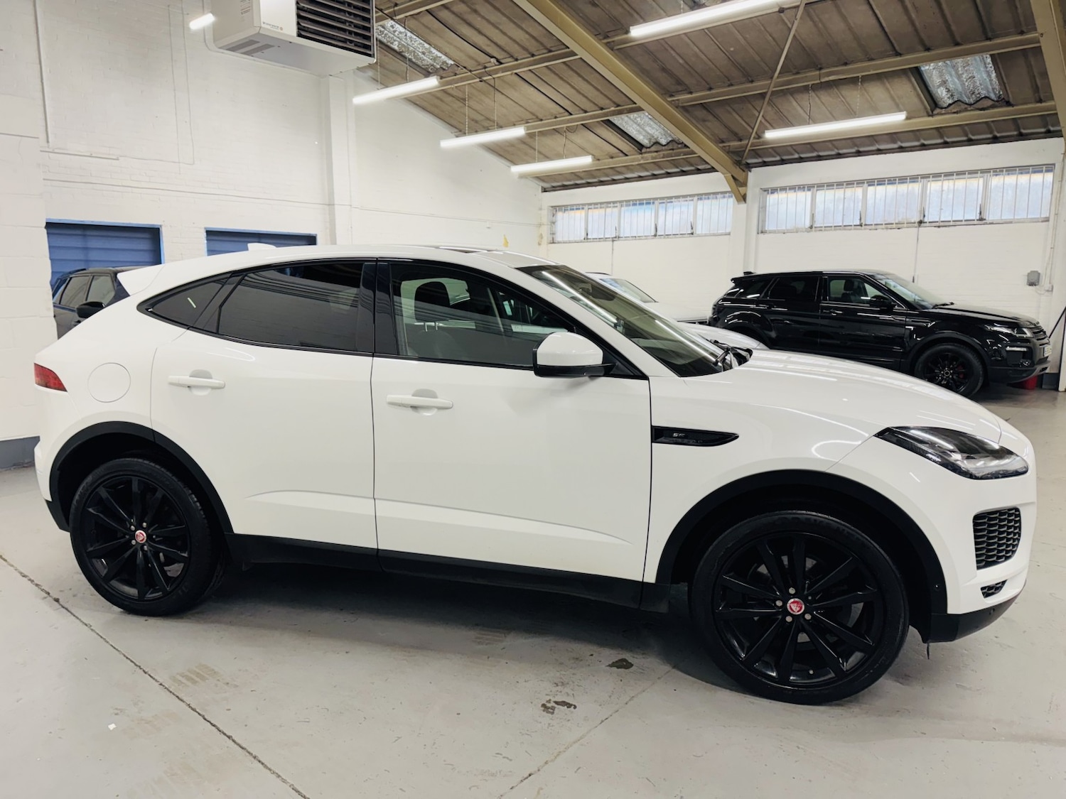 Used Jaguar E-Pace 2018 for sale - 77595285: Photo 16