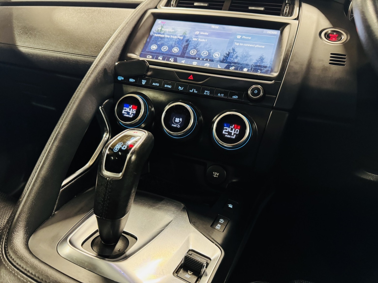 Used Jaguar E-Pace 2018 for sale - 77595285: Photo 41