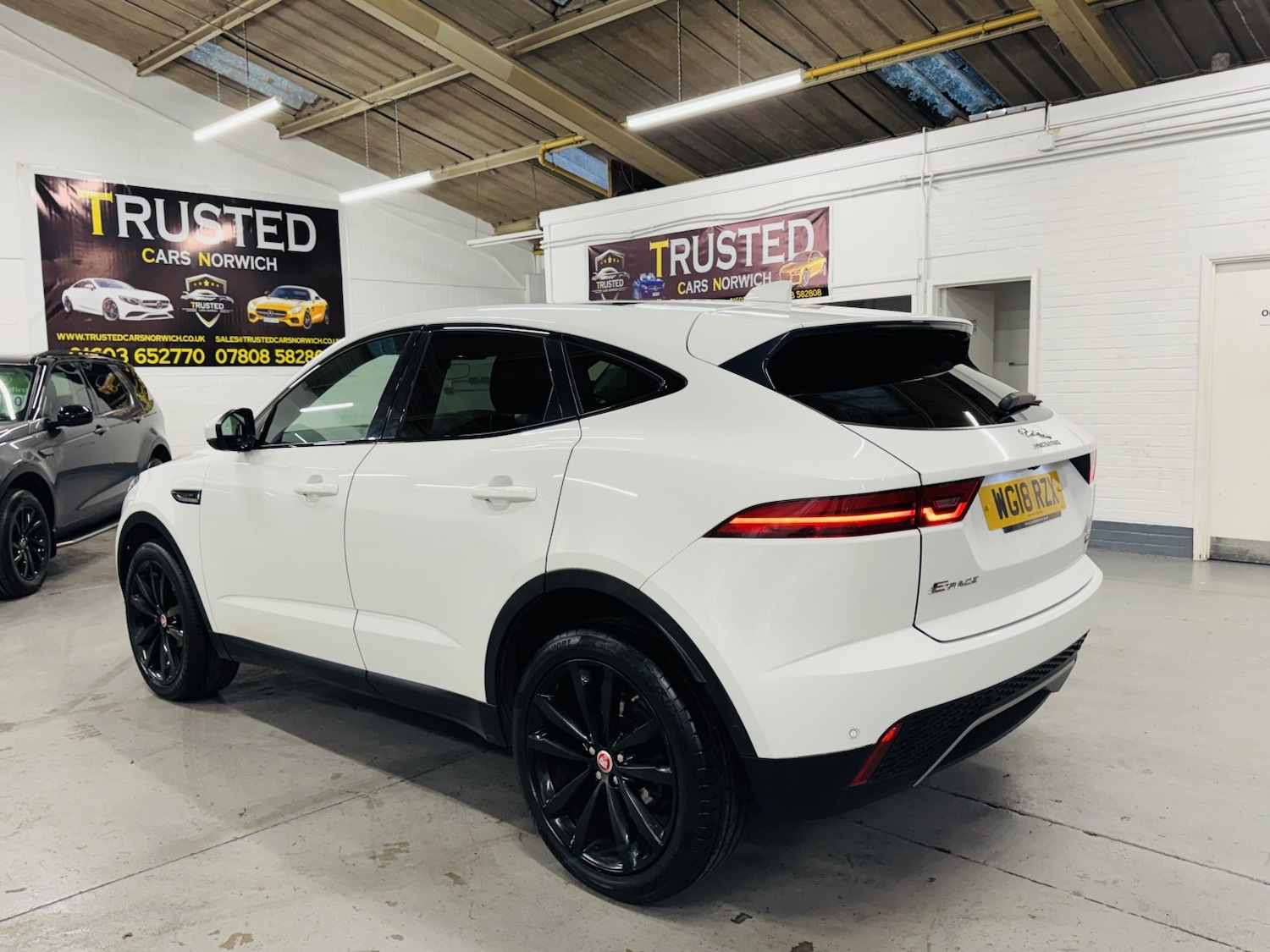 Used Jaguar E-Pace 2018 for sale - 77595285: Photo 5