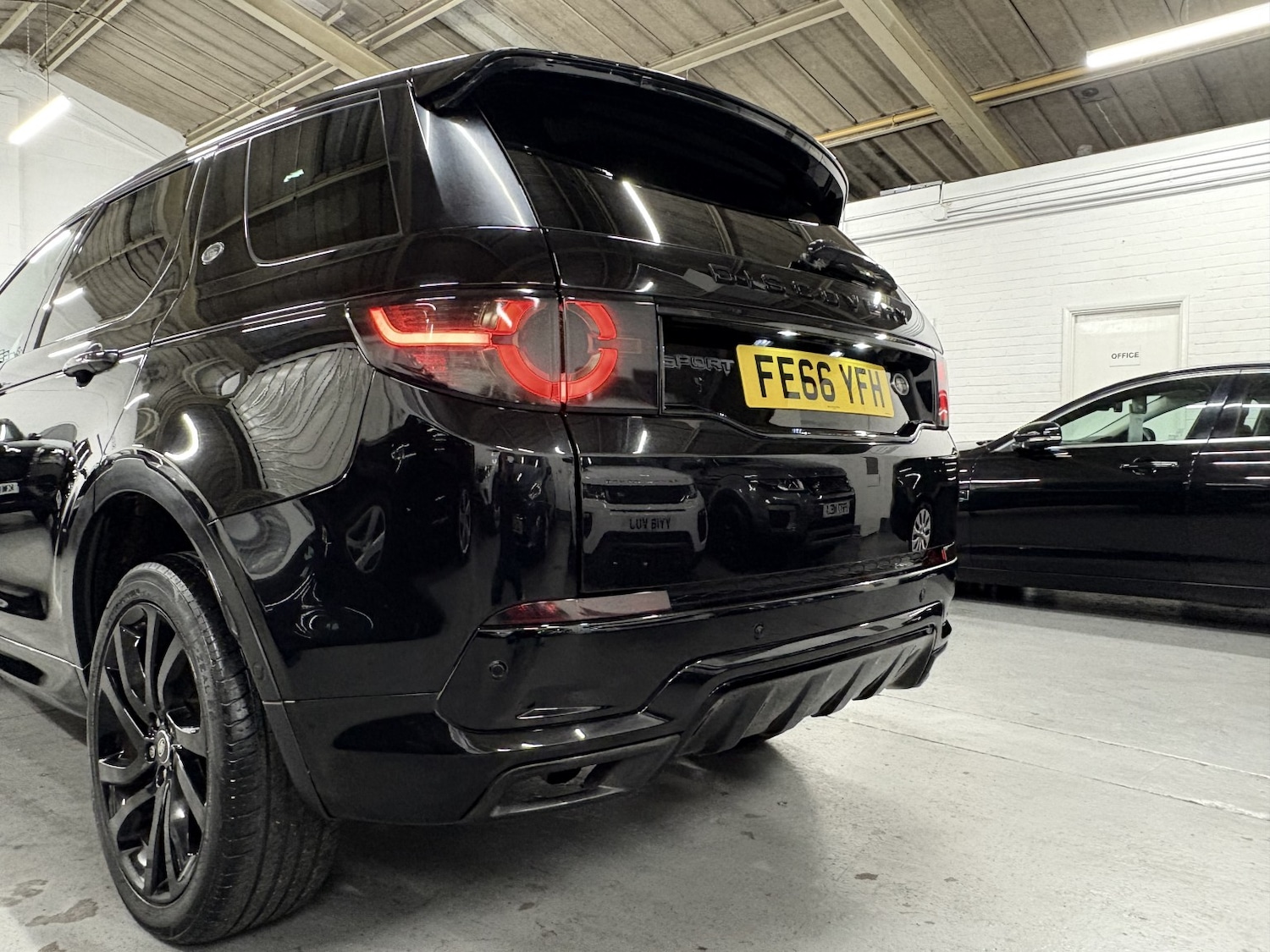 Used Land Rover Discovery Sport 2017 for sale - 76863941: Photo 13