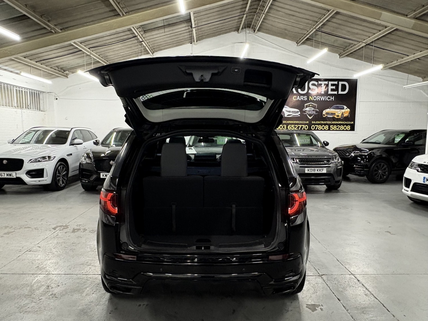 Used Land Rover Discovery Sport 2017 for sale - 76863941: Photo 26