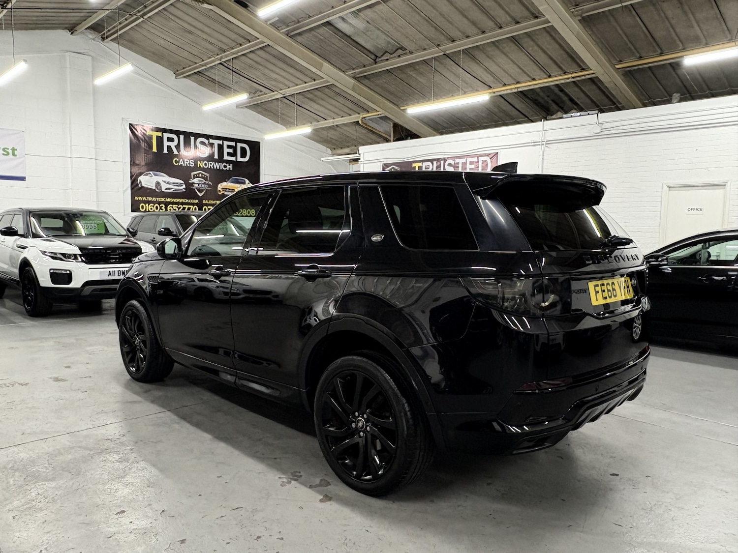 Used Land Rover Discovery Sport 2017 for sale - 76863941: Photo 4