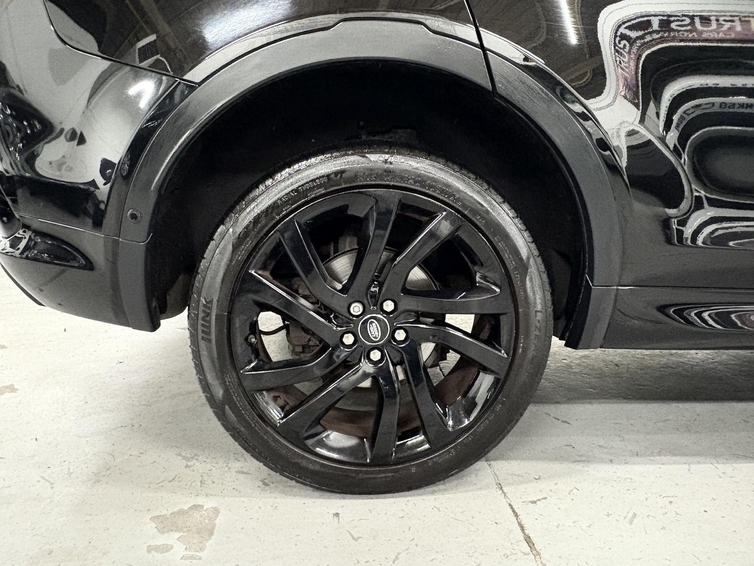 Used Land Rover Discovery Sport 2017 for sale - 76863941: Photo 46