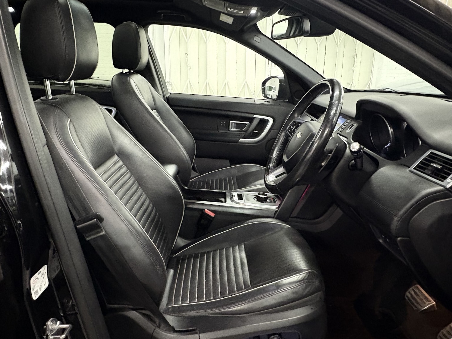 Used Land Rover Discovery Sport 2017 for sale - 76863941: Photo 51