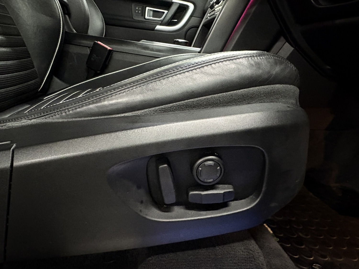 Used Land Rover Discovery Sport 2017 for sale - 76863941: Photo 58