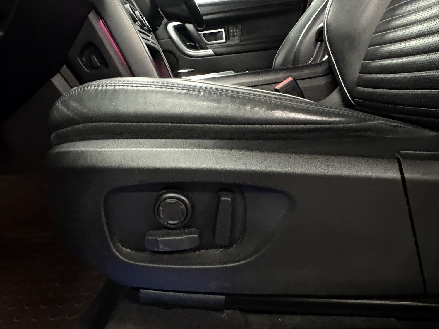 Used Land Rover Discovery Sport 2017 for sale - 76863941: Photo 70