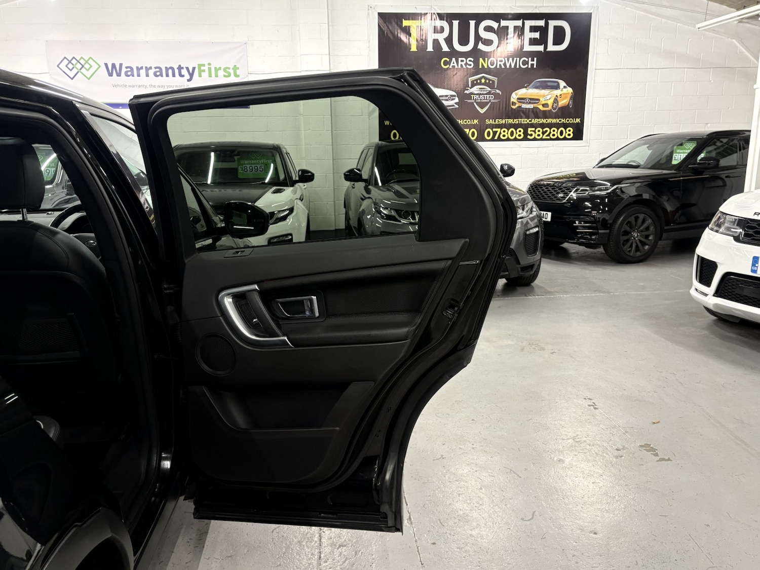 Used Land Rover Discovery Sport 2017 for sale - 76863941: Photo 76