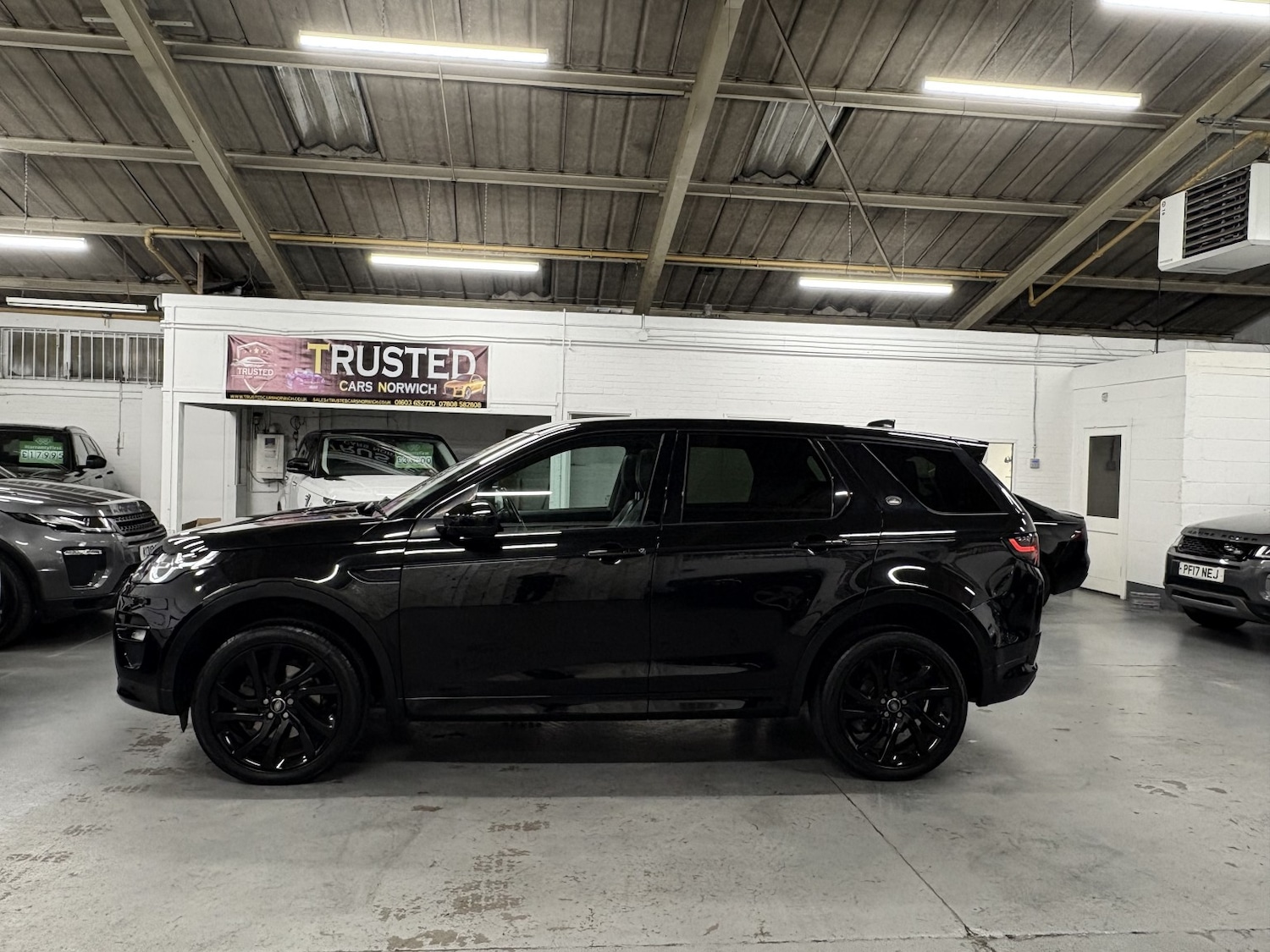 Used Land Rover Discovery Sport 2017 for sale - 76863941: Photo 8
