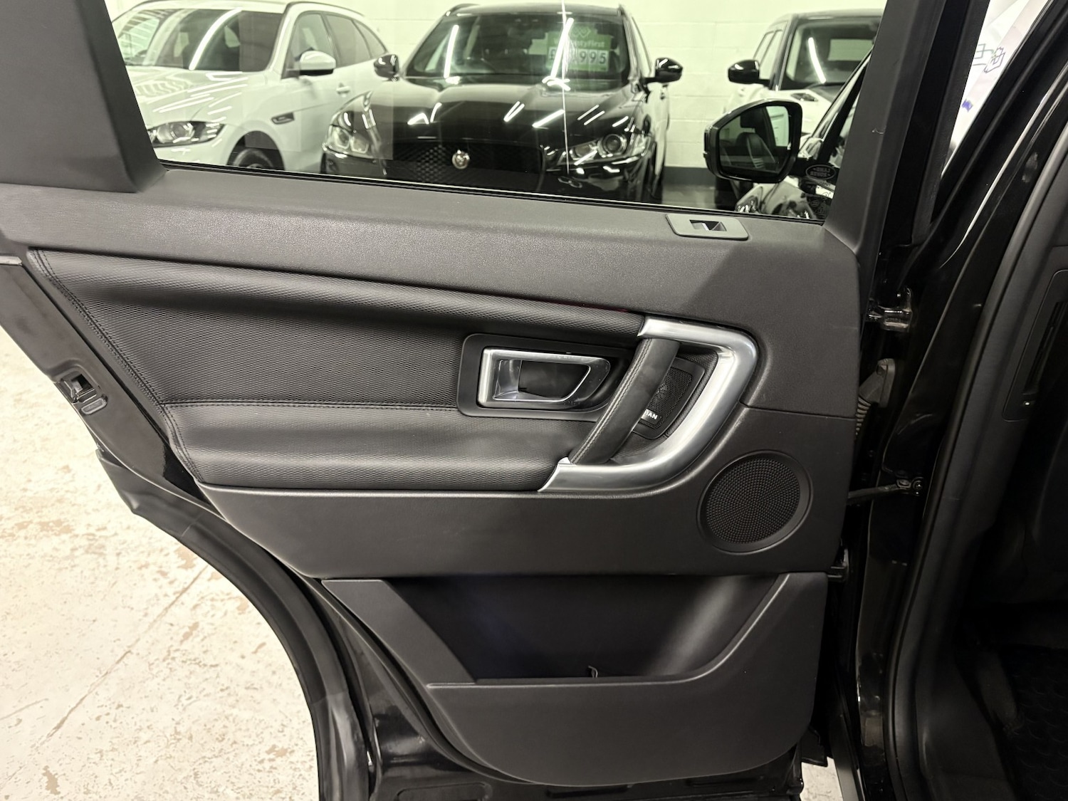 Used Land Rover Discovery Sport 2017 for sale - 76863941: Photo 84