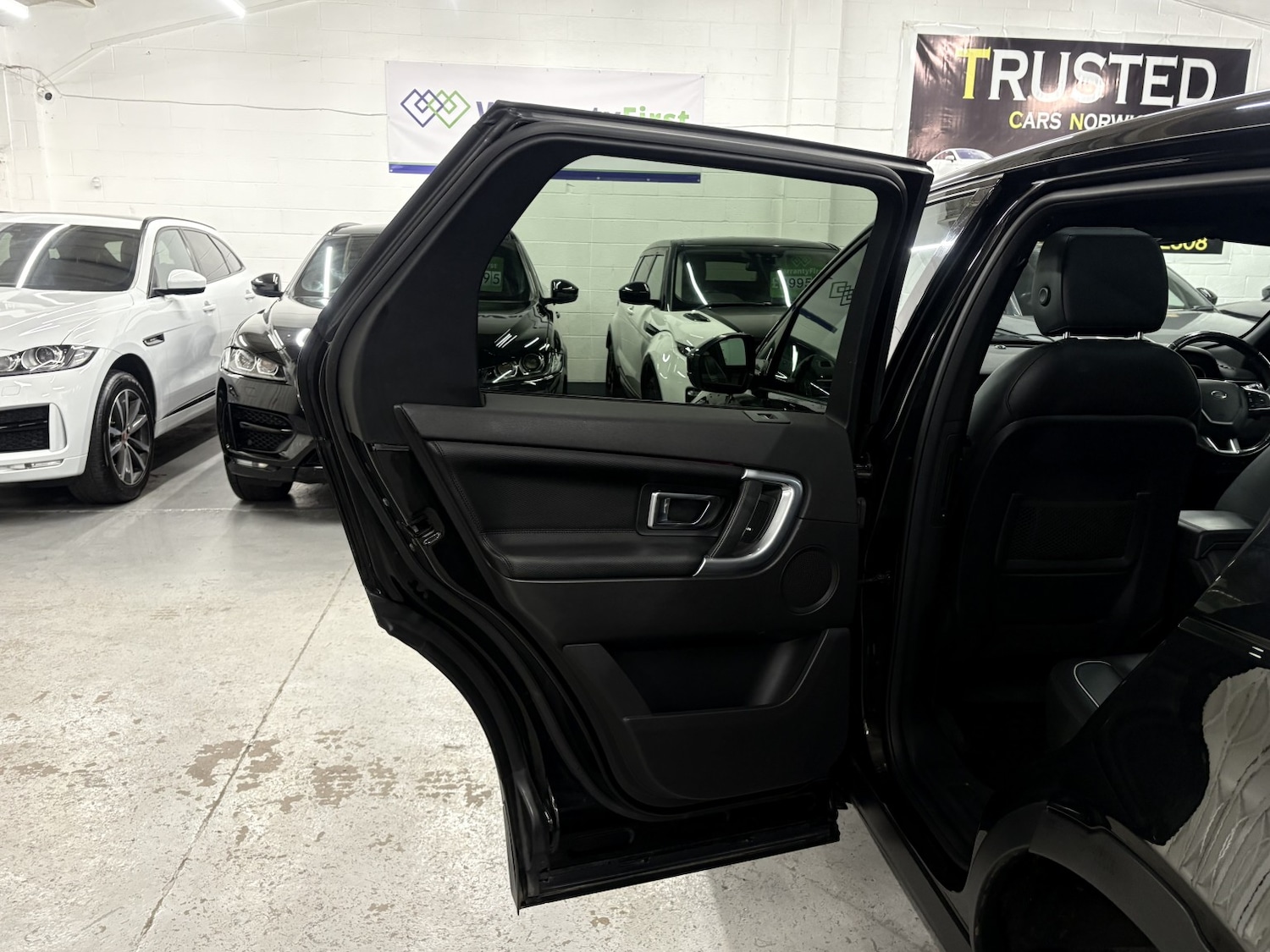 Used Land Rover Discovery Sport 2017 for sale - 76863941: Photo 85