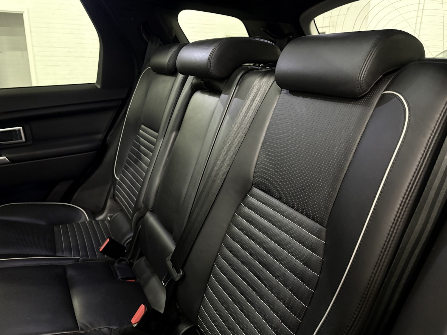 Used Land Rover Discovery Sport 2017 for sale - 76863941: Photo 88