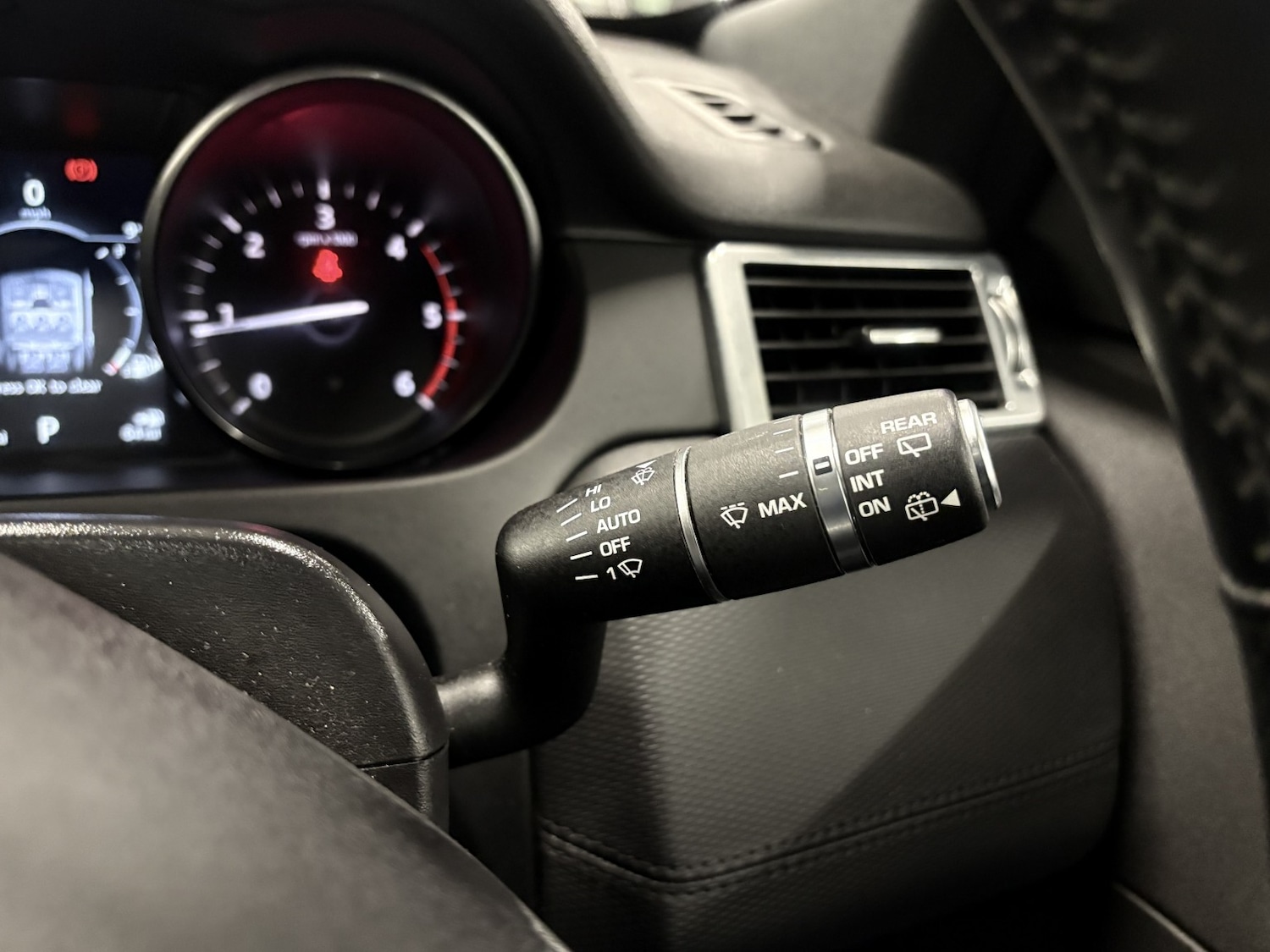 Used Land Rover Discovery Sport 2017 for sale - 76863941: Photo 98