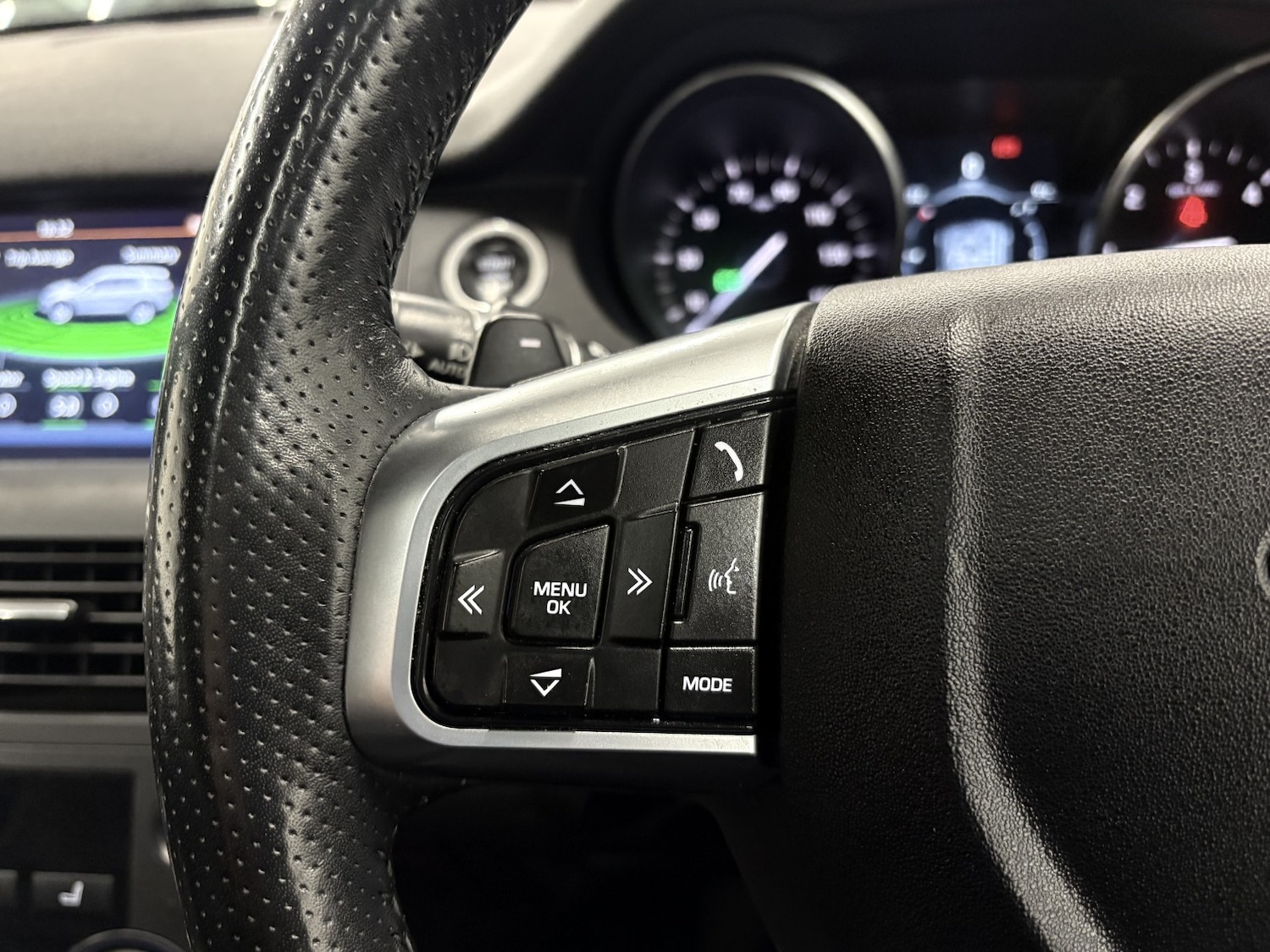 Used Land Rover Discovery Sport 2017 for sale - 76863941: Photo 99