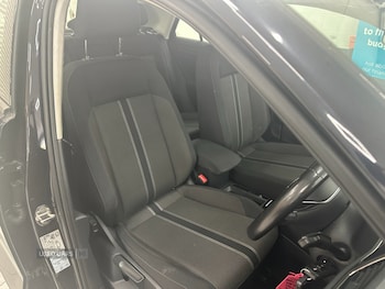 Used Volkswagen T-Roc 2019 for sale - 78472231: Photo