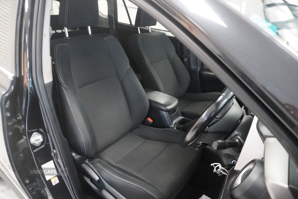 Used Toyota RAV4 2017 for sale - 77672389: Photo 3