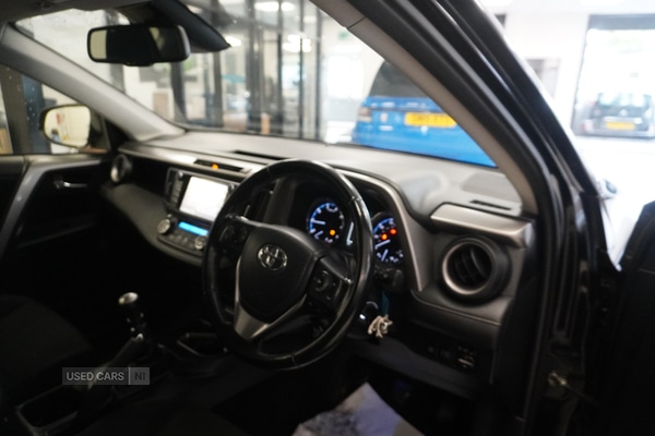 Used Toyota RAV4 2017 for sale - 77672389: Photo 4