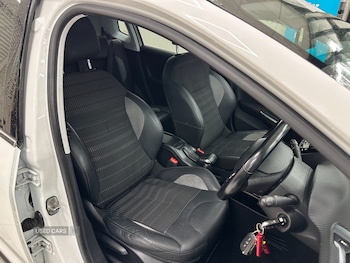 Used Peugeot 2008 2017 for sale - 77705956: Photo