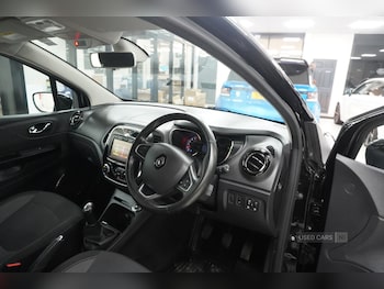 Used Renault Captur 2017 for sale - 76887754: Photo