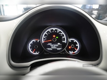 Used Volkswagen Beetle 2016 for sale - 75610235: Photo