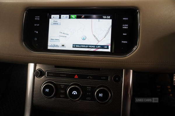 Used Land Rover Range Rover Sport 2015 for sale - 76914132: Photo 2