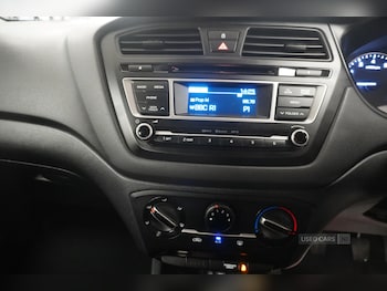 Used Hyundai i20 2017 for sale - 76573865: Photo