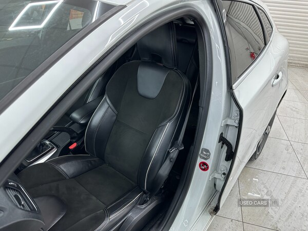 Used Volvo V40 2015 for sale - 77840495: Photo 9