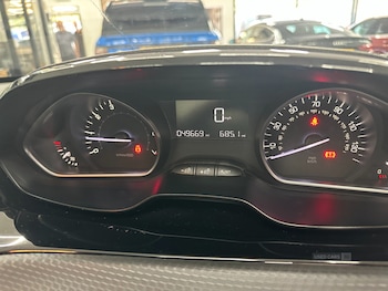 Used Peugeot 2008 2017 for sale - 78810645: Photo