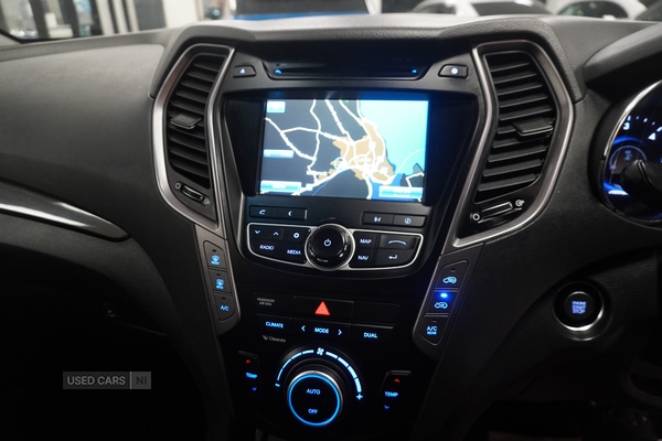 Used Hyundai Santa Fe 2015 for sale - 76667641: Photo 2