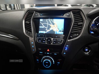 Used Hyundai Santa Fe 2015 for sale - 76667641: Photo