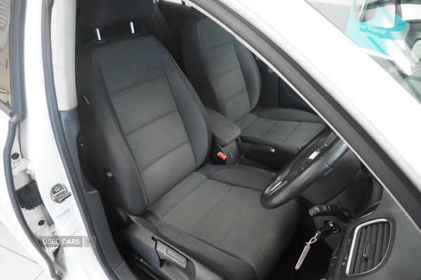 Used Volkswagen Golf 2010 for sale - 76359366: Photo 2