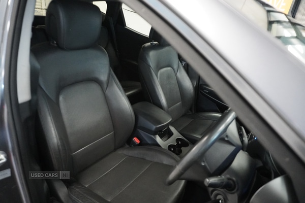 Used Hyundai Santa Fe 2015 for sale - 76486278: Photo 2