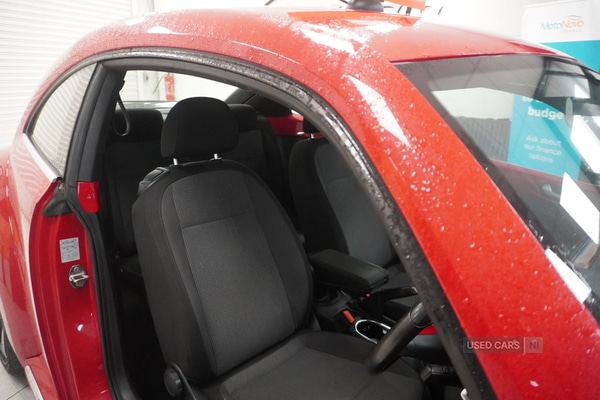 Used Volkswagen Beetle 2015 for sale - 76153763: Photo 2