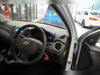 Used Hyundai i10 2010 for sale - 76073634: Photo