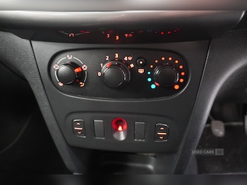 Used Dacia Sandero Stepway 2015 for sale - 76753738: Photo