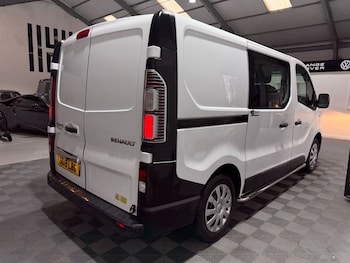 Used Renault Trafic 2018 for sale - 77212140: Photo