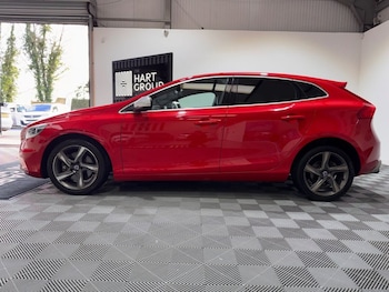 Used Volvo V40 2016 for sale - 77936258: Photo