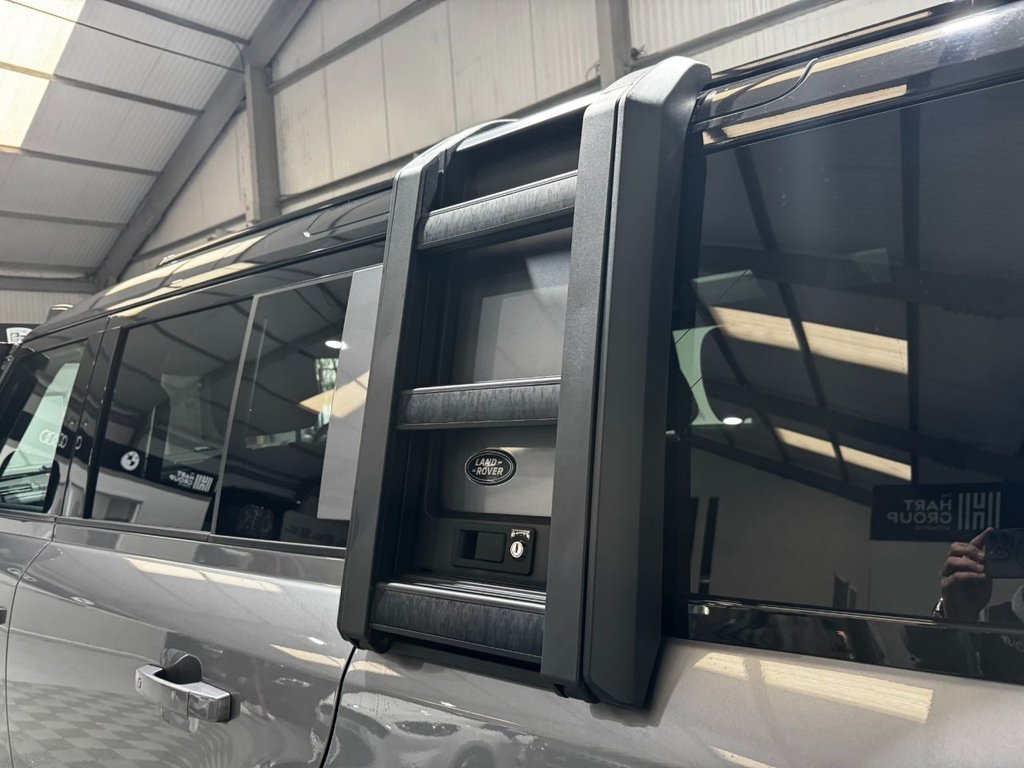 Used Land Rover Defender 2020 for sale - 76900460: Photo 11
