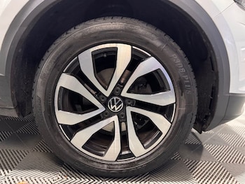 Used Volkswagen T-Roc 2022 for sale - 77551702: Photo