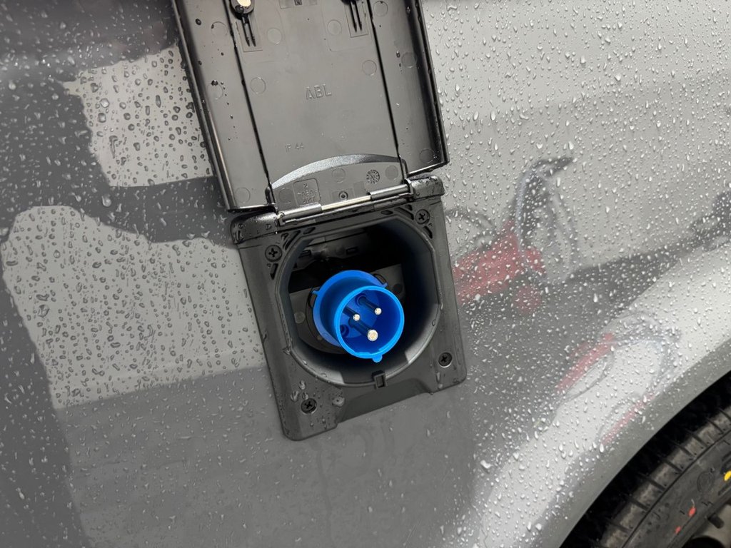 Used Volkswagen Transporter 2021 for sale - 76470501: Photo 17