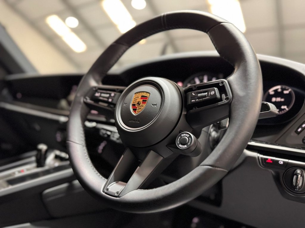 Used Porsche 911 2023 for sale - 76724651: Photo 40