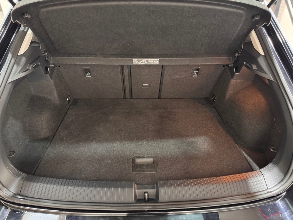 Used Volkswagen T-Roc 2020 for sale - 76632232: Photo 30