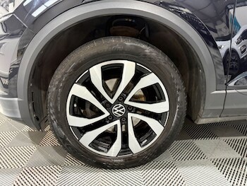 Used Volkswagen T-Roc 2021 for sale - 77821406: Photo