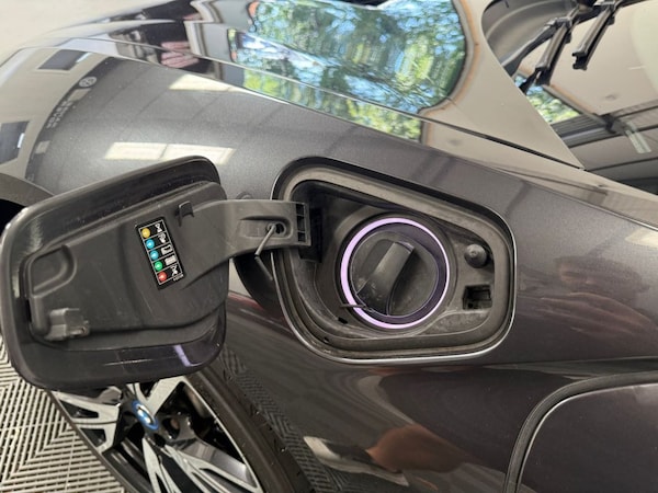 Used BMW i8 2018 for sale - 76266556: Photo 42