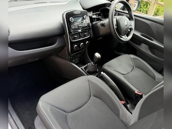 Used Renault Clio 2017 for sale - 78658222: Photo