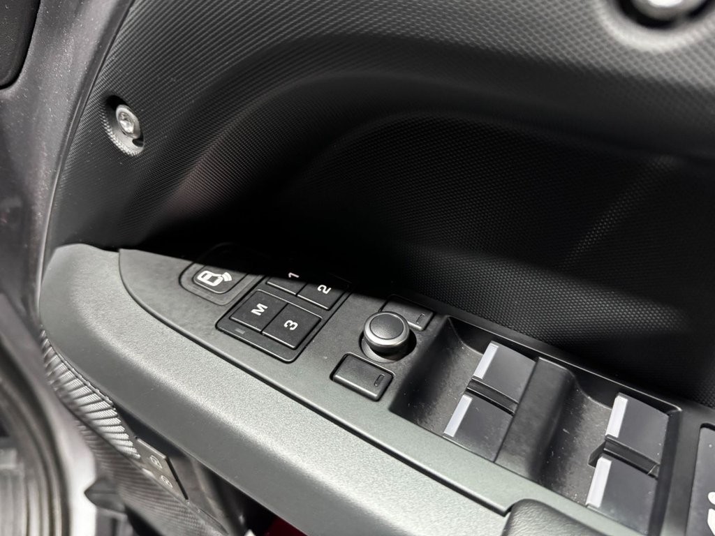 Used Land Rover Defender 2020 for sale - 76546426: Photo 19