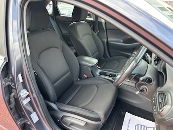 Used Hyundai i30 2017 for sale - 76127118: Photo 3