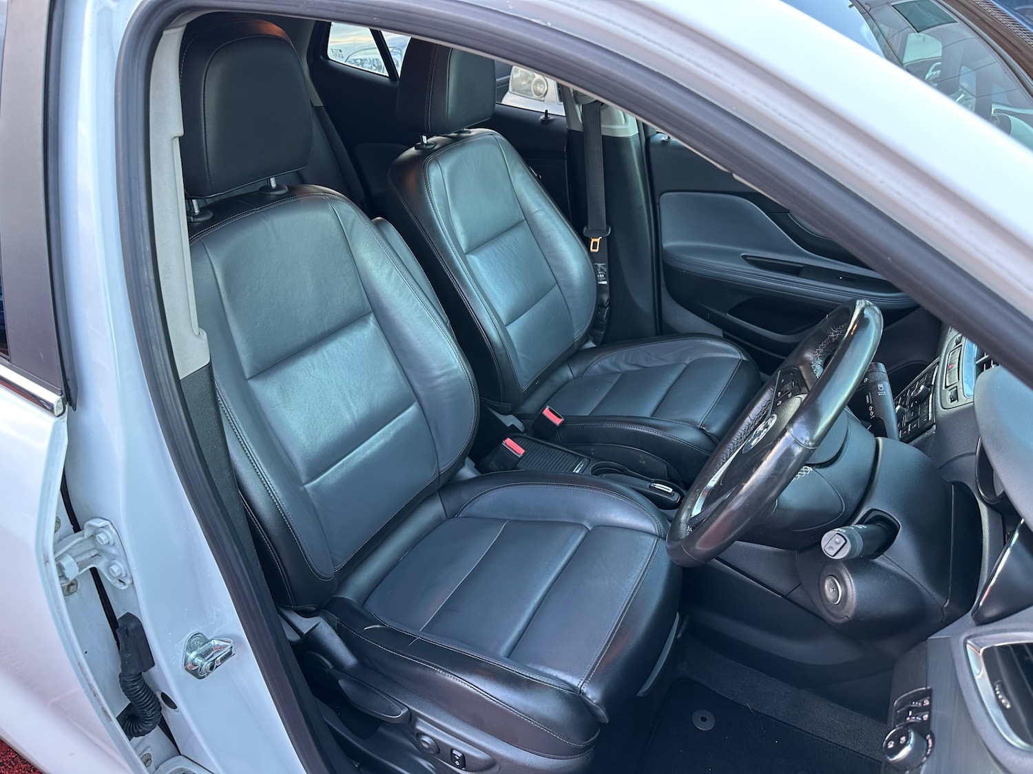 Used Vauxhall Mokka 2015 for sale - 76713446: Photo 3