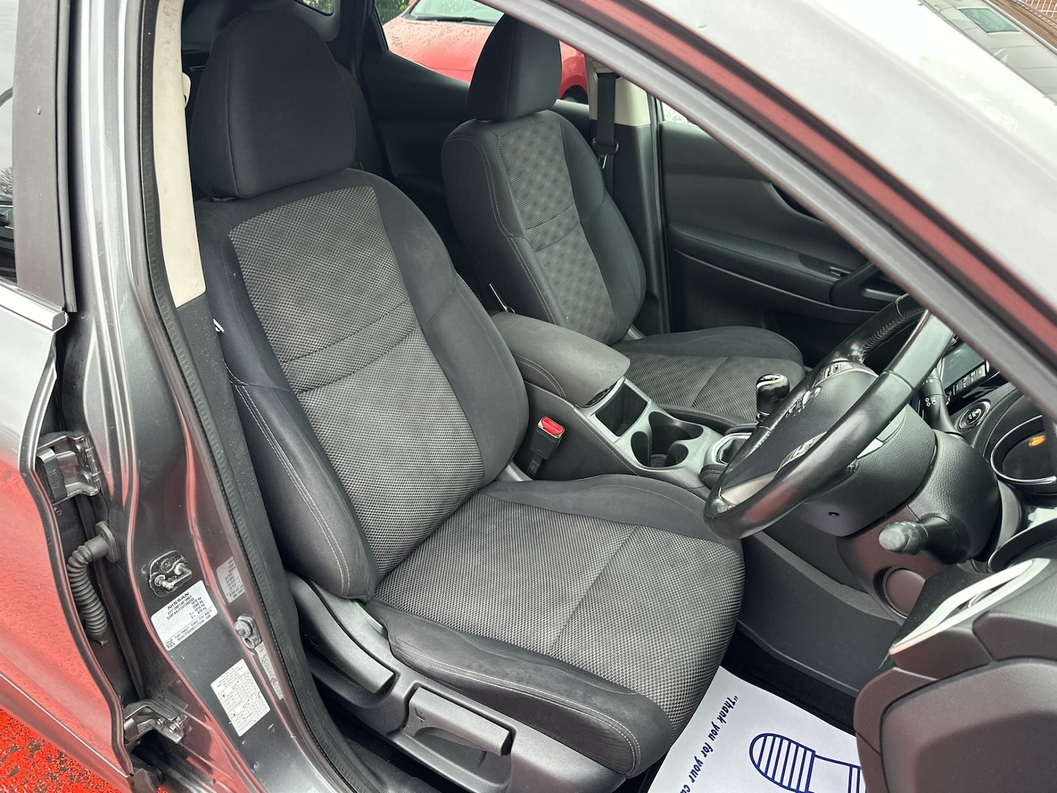 Used Nissan Qashqai 2015 for sale - 77687744: Photo 3