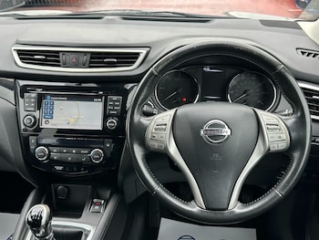 Used Nissan Qashqai 2015 for sale - 77687744: Photo