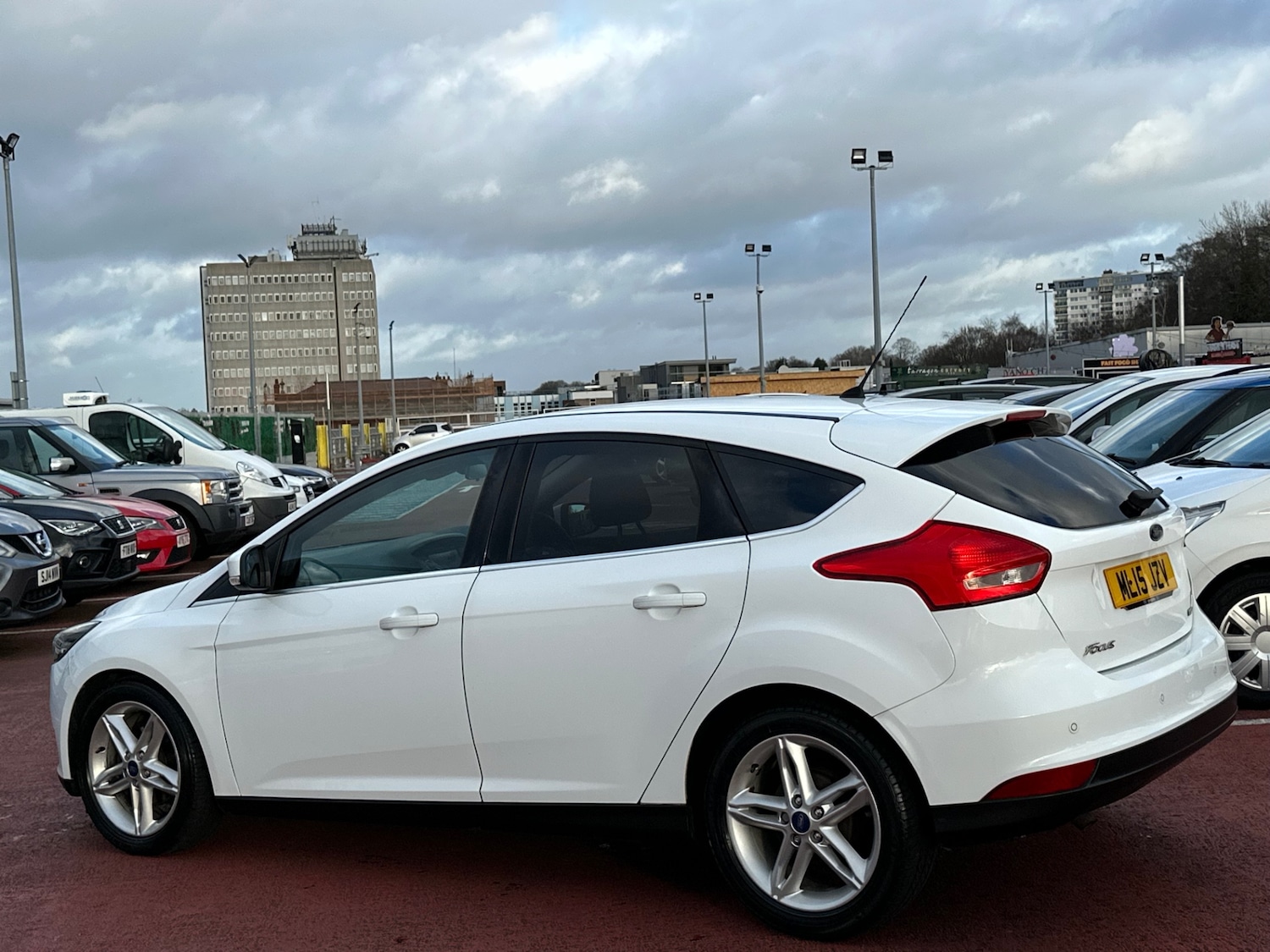 Used Ford Focus 2015 for sale - 76958707: Photo 2